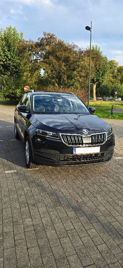 Skoda Karoq Style 1.5 TSI 150CH FULL/CAMERA 360/PANO/MAN, Autos, Cuir, Achat, Boîte manuelle, Noir