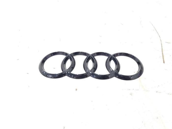 Emblème d'un Audi A4, Autos : Pièces & Accessoires, Carrosserie & Tôlerie, Audi, Utilisé, 3 mois de garantie, Enlèvement ou Envoi