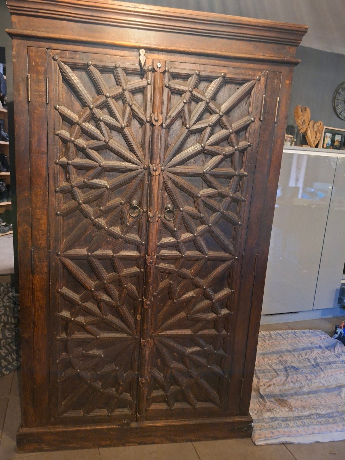 Meuble en bois style colonial, Enlèvement