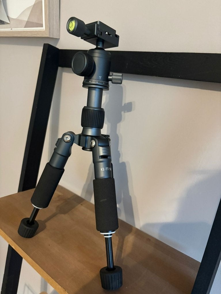 SIRUI KE-TT-50 tafelstatief + Logitech accessoire, Comme neuf, Enlèvement, 125 cm ou moins, Rotule