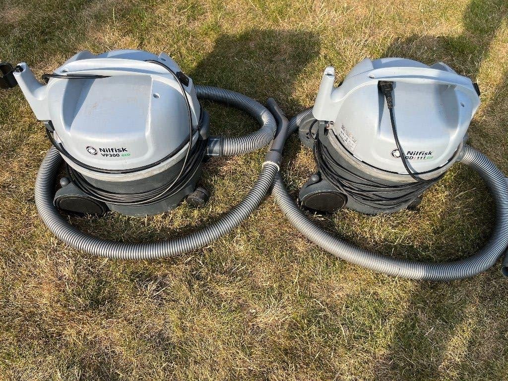 2 nilfisk stofzuigers VP300 eco & GD 111 eco, Elektronische apparatuur, Ophalen, Zo goed als nieuw, Geschikt voor harde vloeren