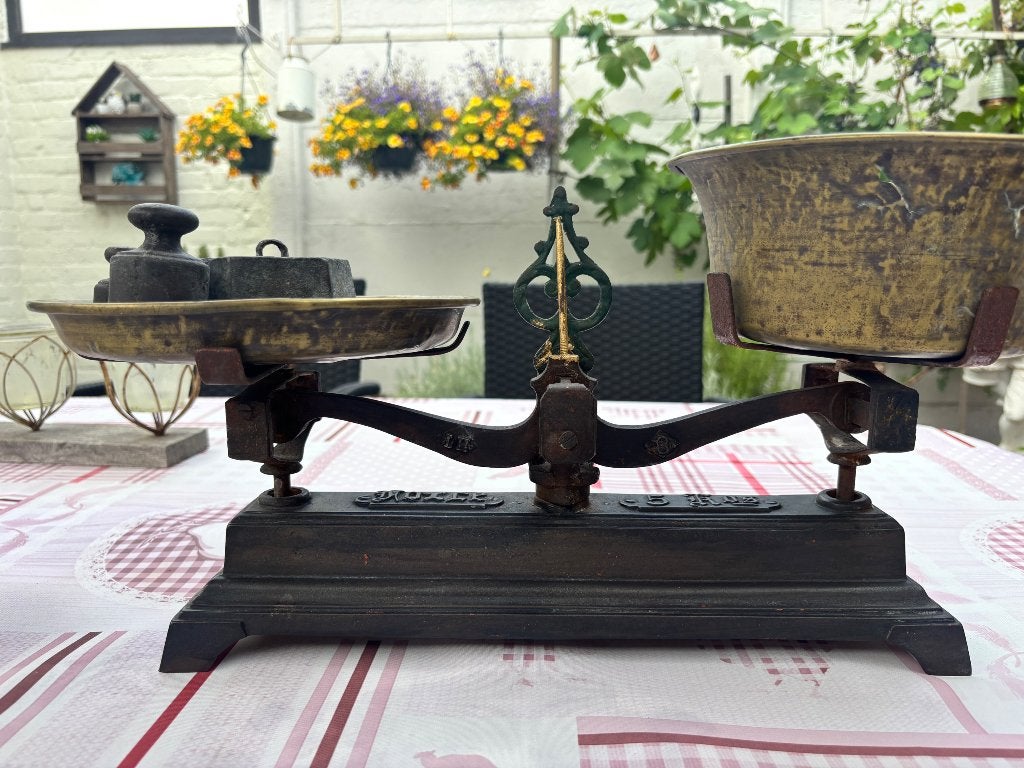 Balance ancienne avec poids originaux, Enlèvement
