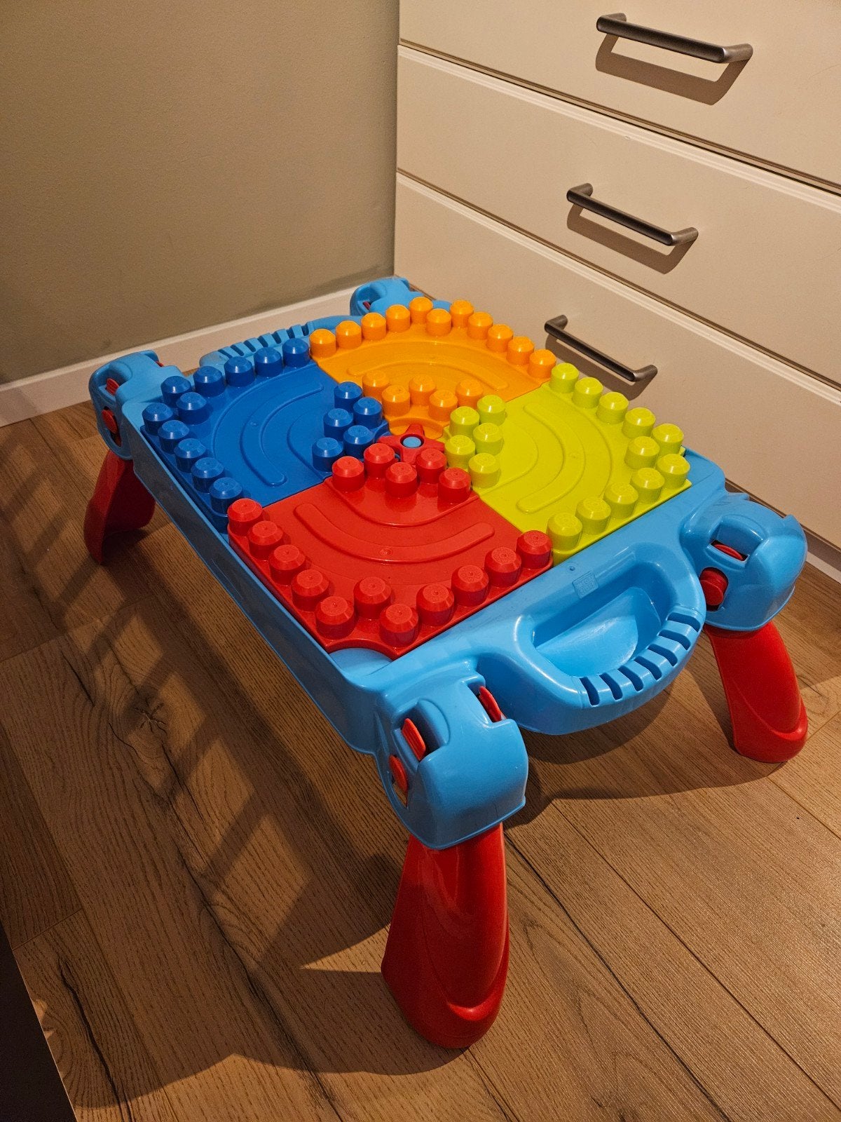Mega Bloks tafeltje, Kinderen en Baby's, Ophalen, Zo goed als nieuw