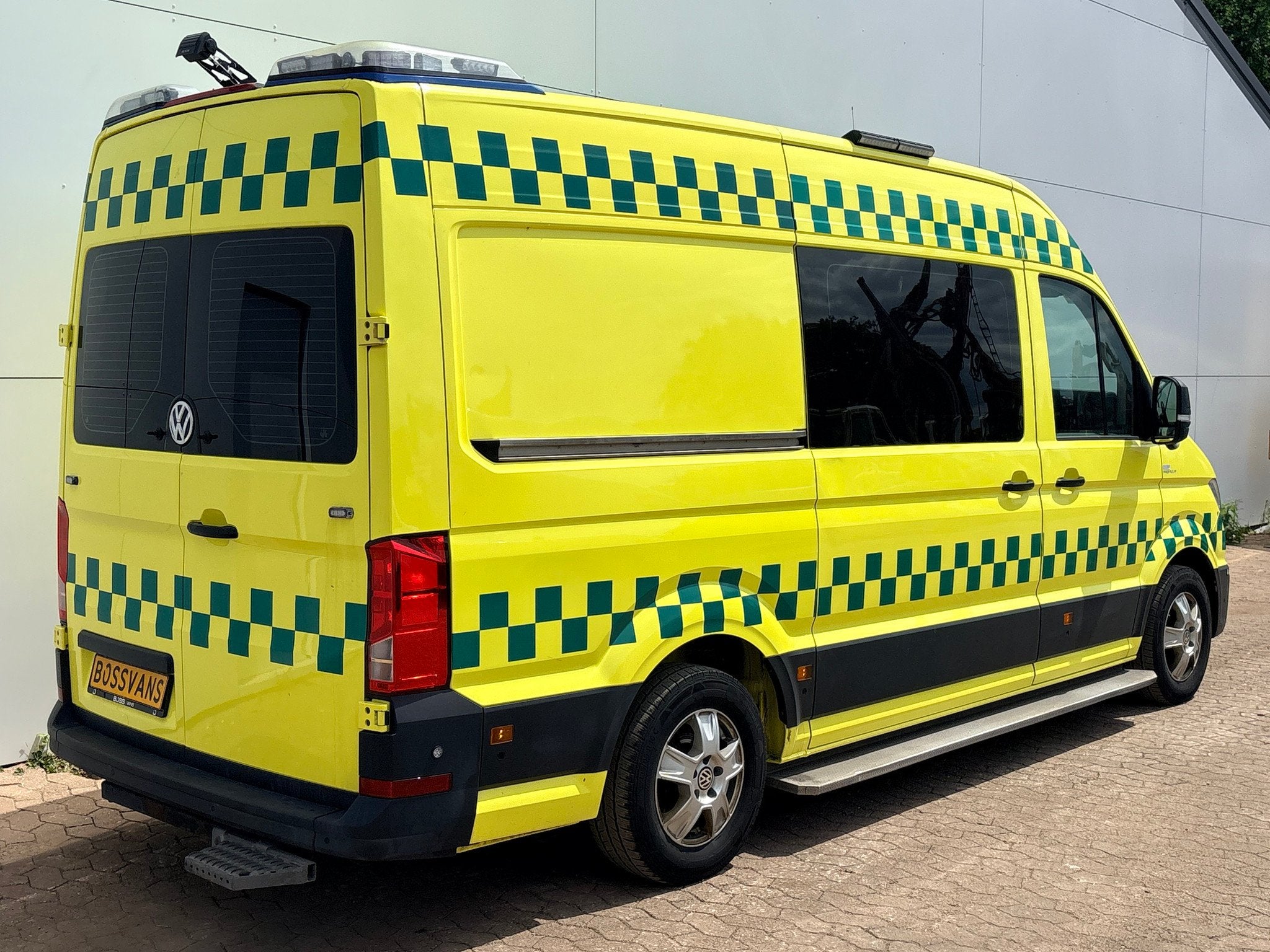 Volkswagen Crafter 2.0 TDI 177PK Ambulance L3H3 Automaat Zie, Gebruikt, Euro 6, 4 cilinders, Volkswagen