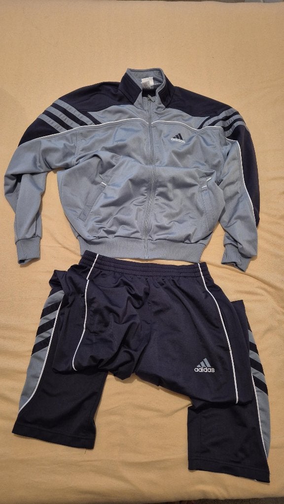 Trainingspak voor Dames - Meisjes , grijs - zwart – Nieuwe ., Kleding | Dames, Sportkleding, Ophalen, Adidas, Zwart, Nieuw
