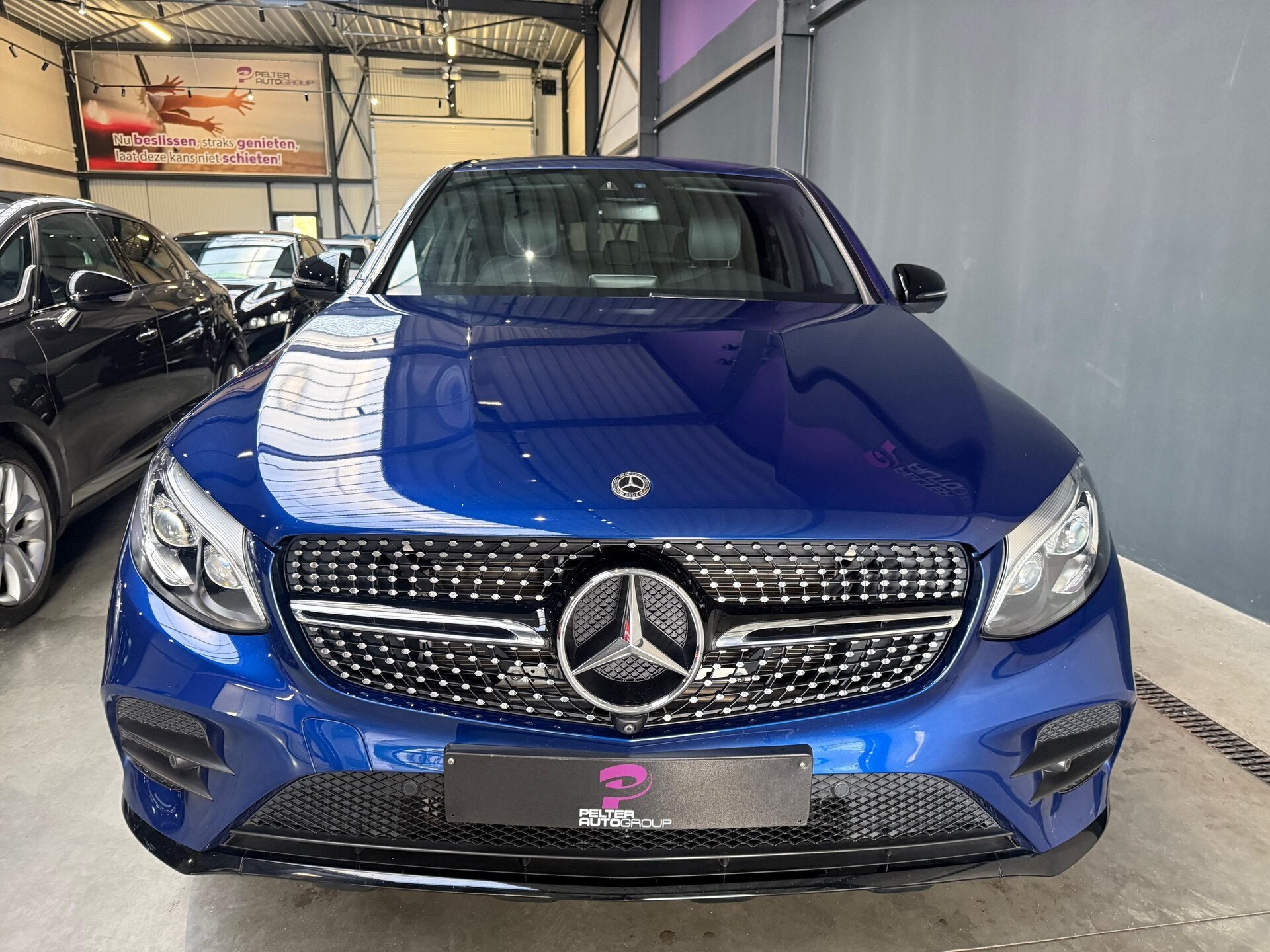 Mercedes-Benz GLC 250 4Matic Coupé AMG-Line, 4 cilinders, 5 zetels, SUV of Terreinwagen, https://public.car-pass.be/vhr/39d509fc-8b13-4707-8de1-cc727d1d9b33