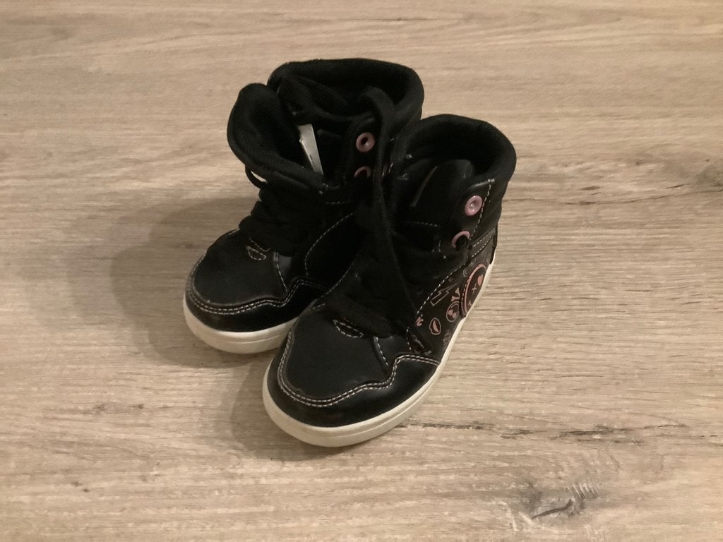 Zwarte meisje sneakers (Maat 22), Kinderen en Baby's, Schoentjes, Meisje, Ophalen of Verzenden, Zo goed als nieuw