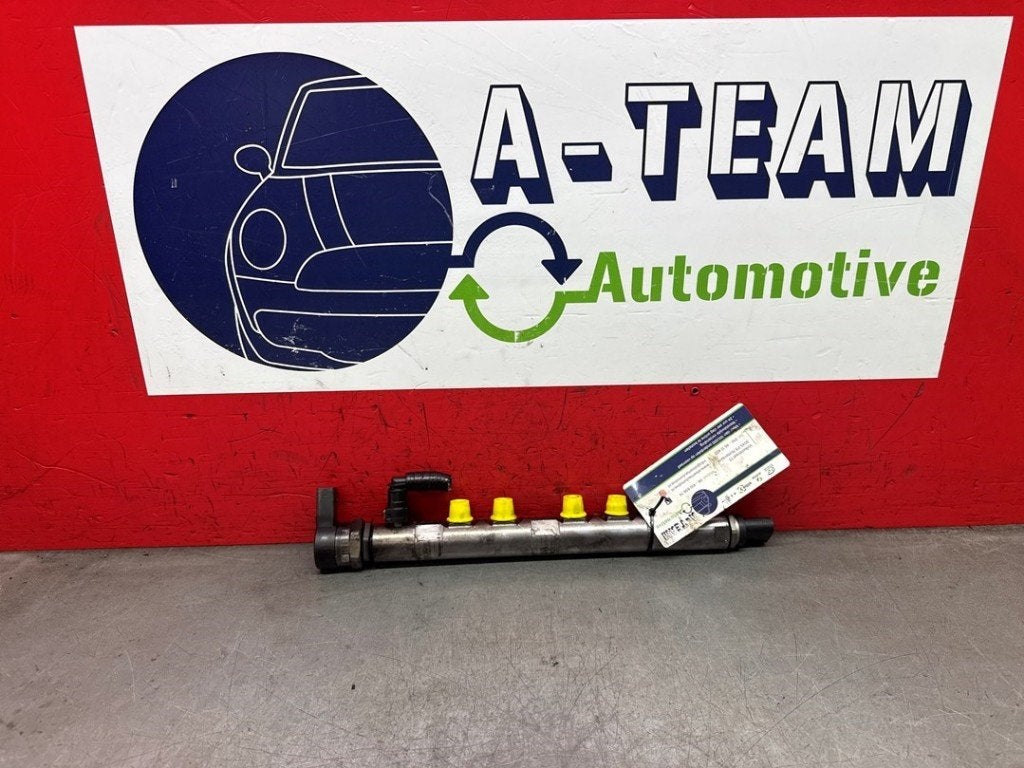 RAMPE D'INJECTION BMW 3 serie (E90) (|0445214182|7809127|), Utilisé, BMW, Petuelring 130
80809  München, DE, Bayerische Motoren Werke AG