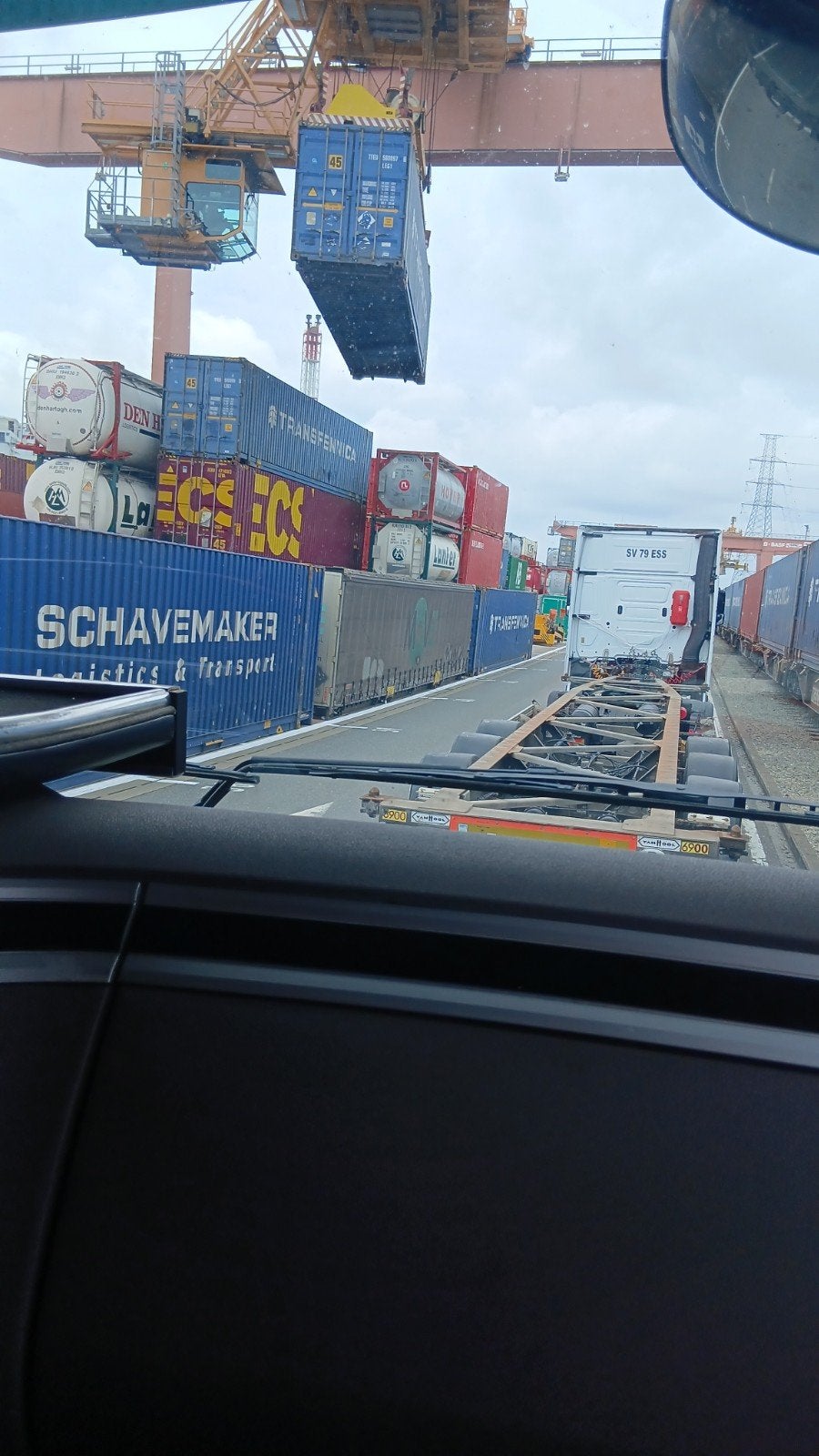 chauffeur CE ADR, Vacatures, Variabele uren, Vanaf 3 jaar, Vast contract, Geschikt als bijbaan