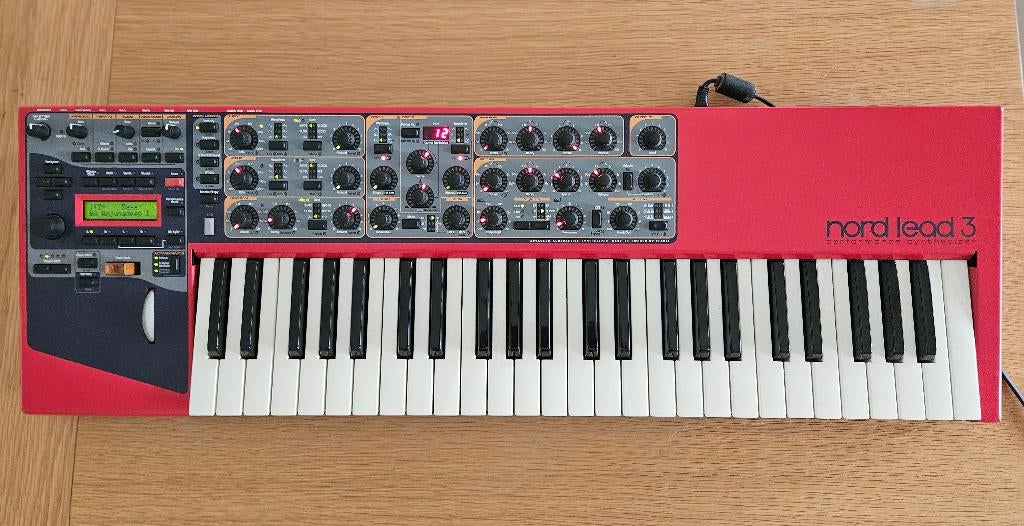 Clavia Nord Lead 3, Musique & Instruments, Synthétiseurs, Utilisé, 49 touches, Autres marques, Avec connexion MIDI, Enlèvement ou Envoi