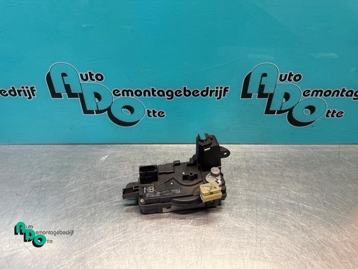 Serrure portière mécanique 2portes droite d'un Opel Tigra, -, Opel, 3 mois de garantie, Utilisé