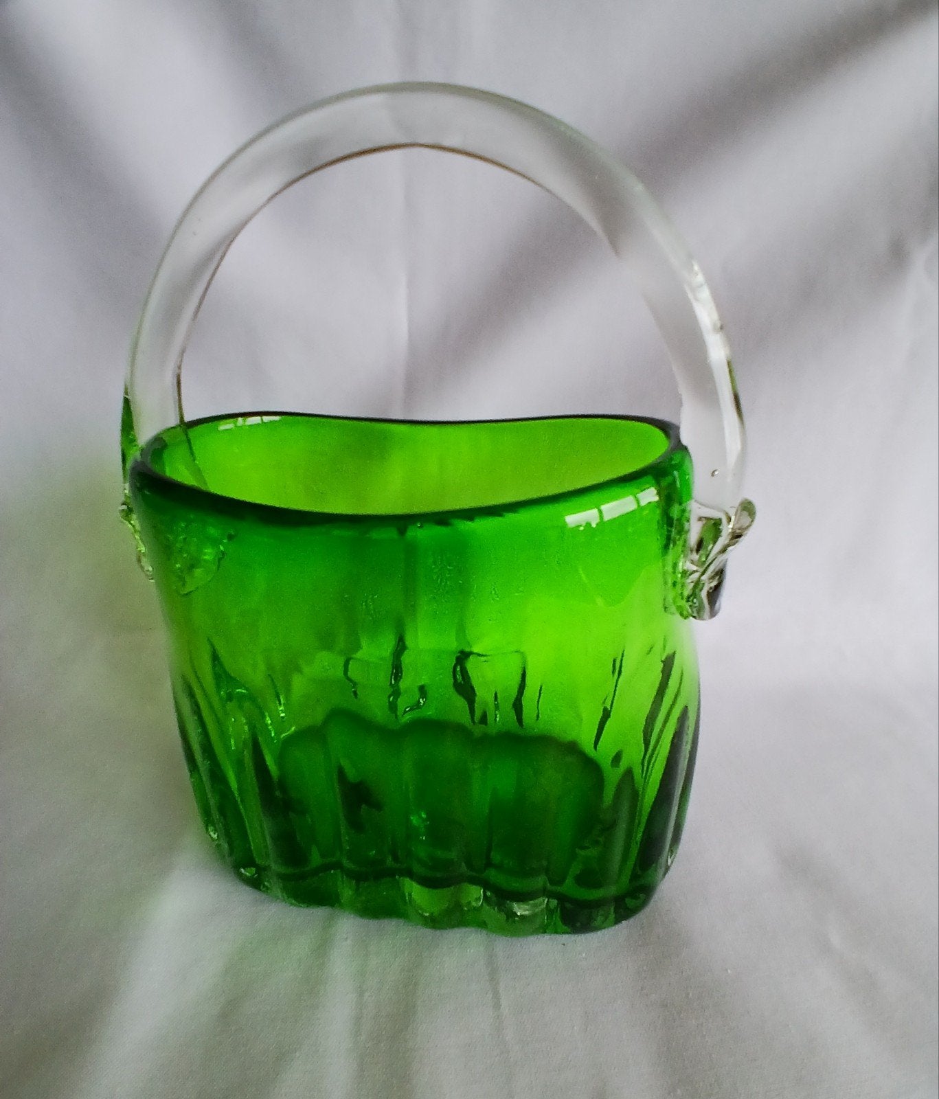 Vintage 'groene glazen mandvaas', Antiek en Kunst, Ophalen of Verzenden