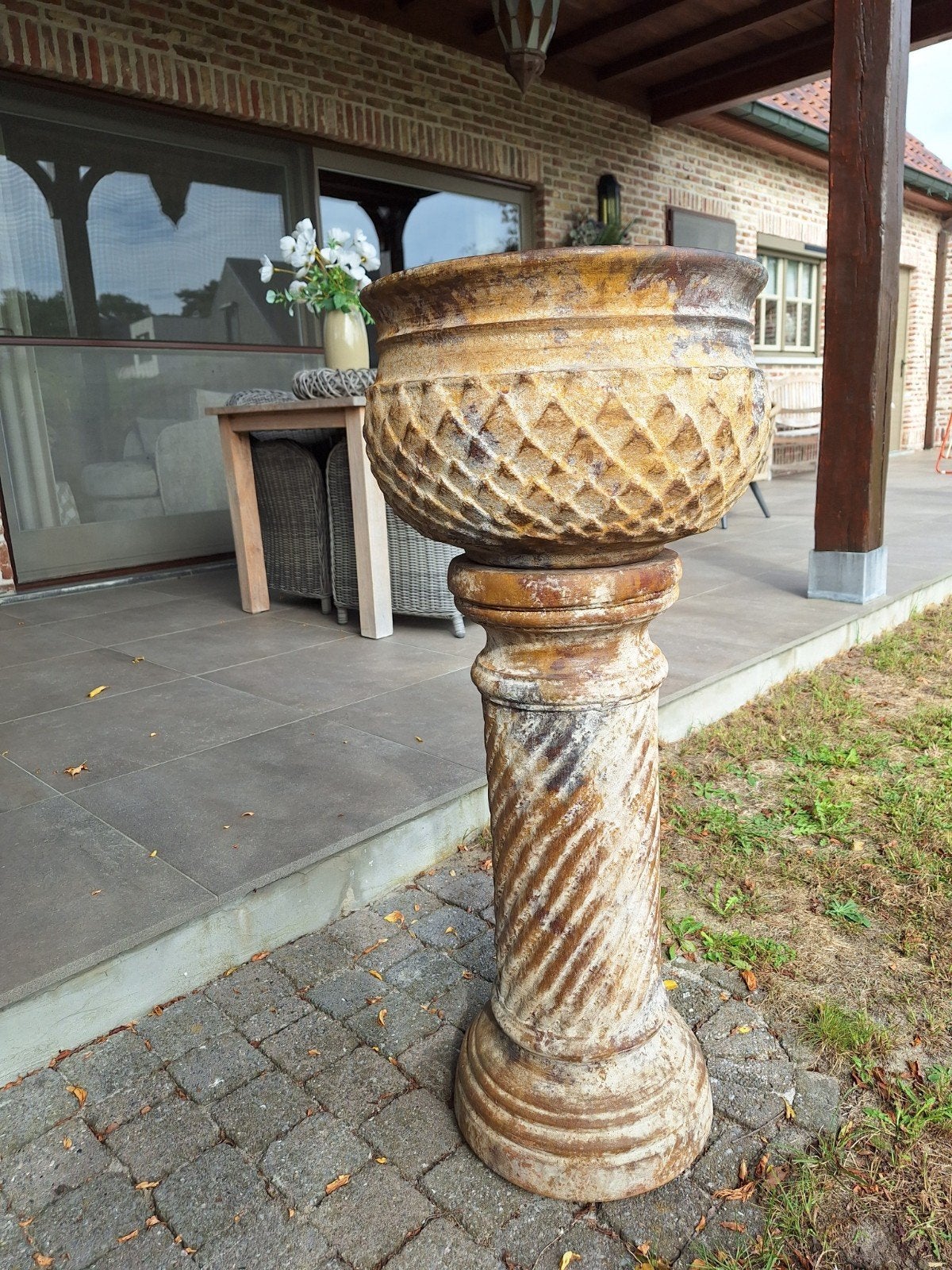 Boîte à fleurs en poterie, Enlèvement