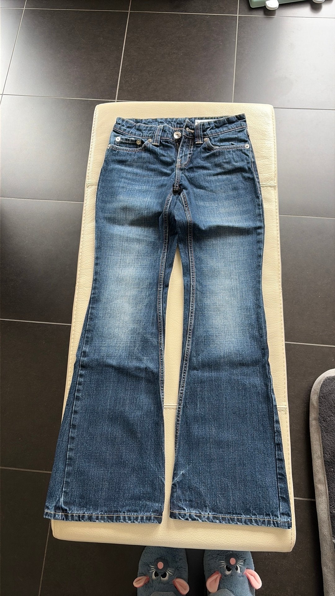 Flared jeans Bershka, Enlèvement ou Envoi, Comme neuf, Bleu, W27 (confection 34) ou plus petit