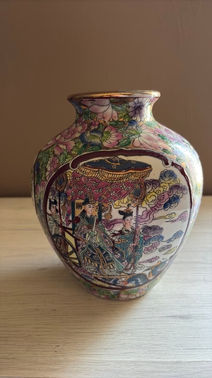 Grote Chinese Porseleinen Vaas met Hofscène,Bloemdecoratie, Antiek en Kunst, Ophalen of Verzenden
