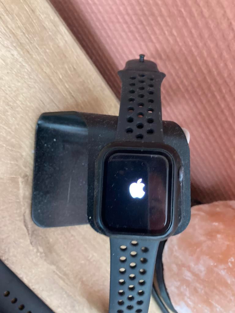 Apple Watch SE 40mm, Telecommunicatie, Mobiele telefoons | Apple iPhone, Ophalen, Zo goed als nieuw