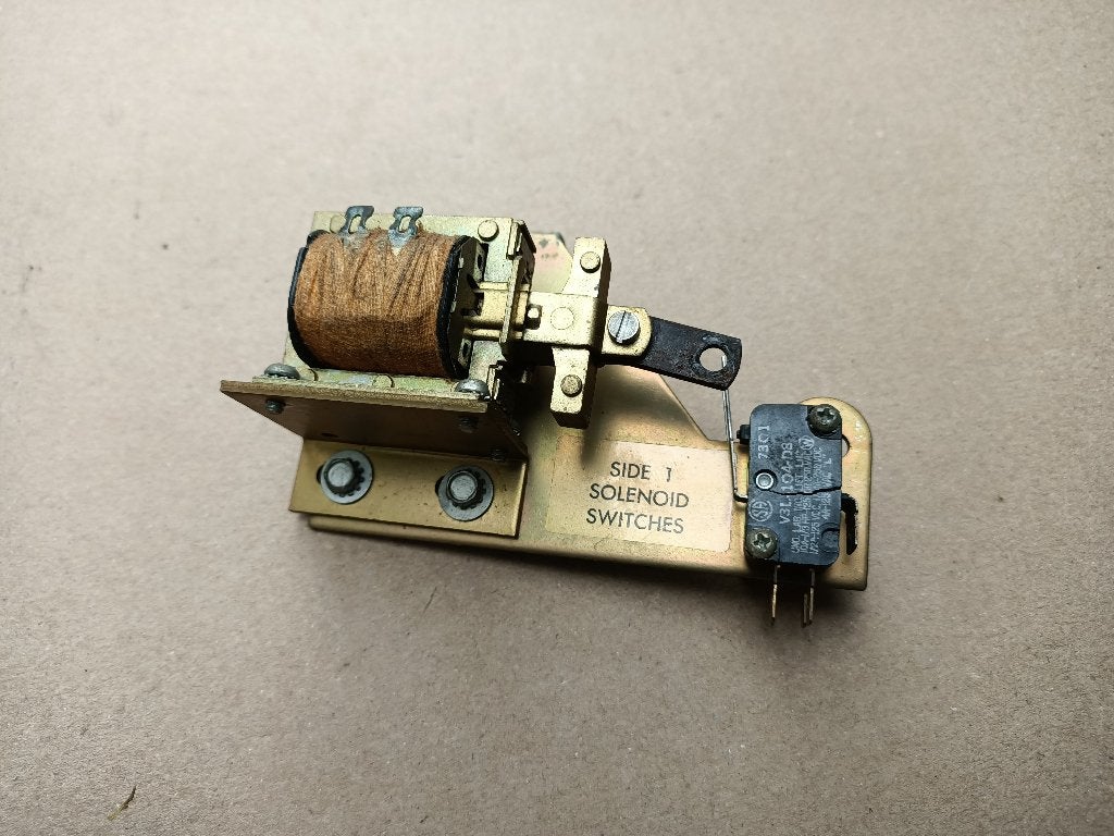 Solenoid Switch Wurlitzer 3700 Americana (1973) jukebox, Envoi, Wurlitzer