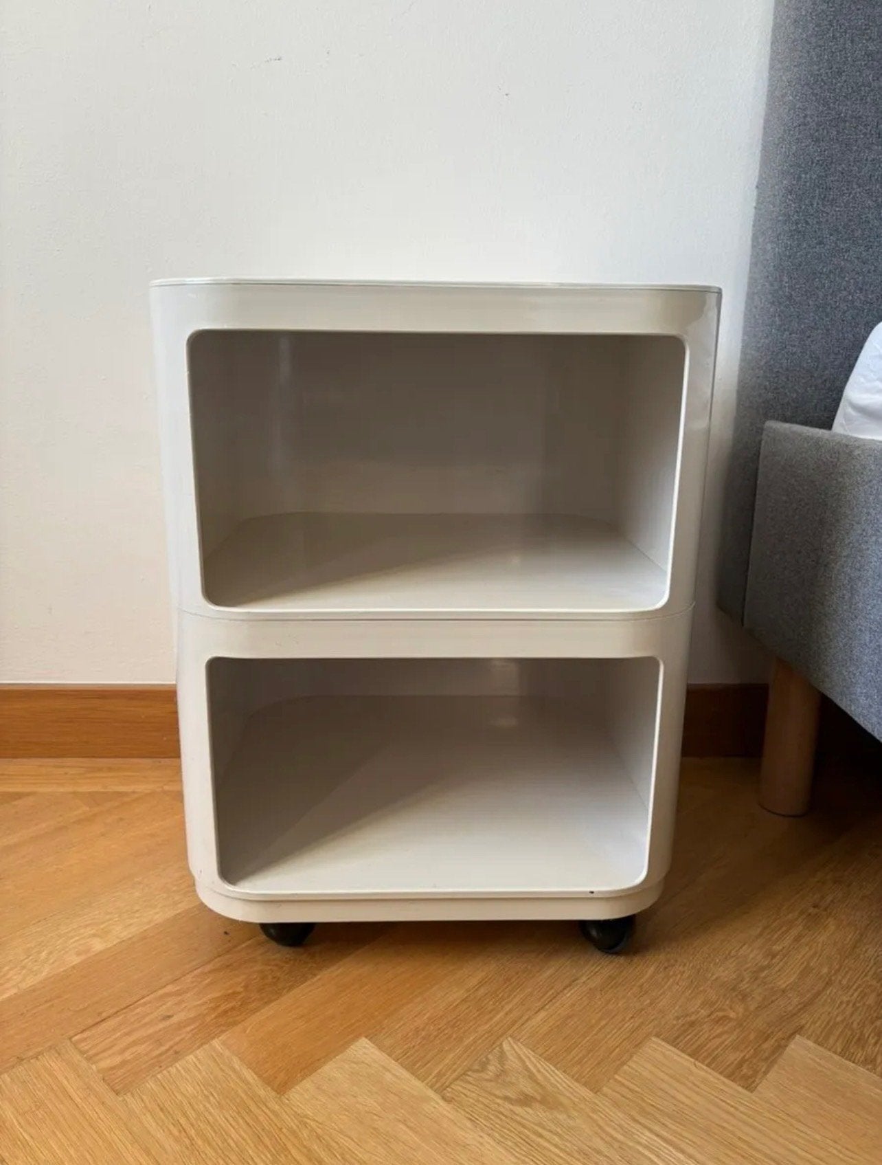 Table de chevet par Anna Castelli pour Kartell, Enlèvement ou Envoi, Moins de 55 cm, Utilisé, Moins de 45 cm