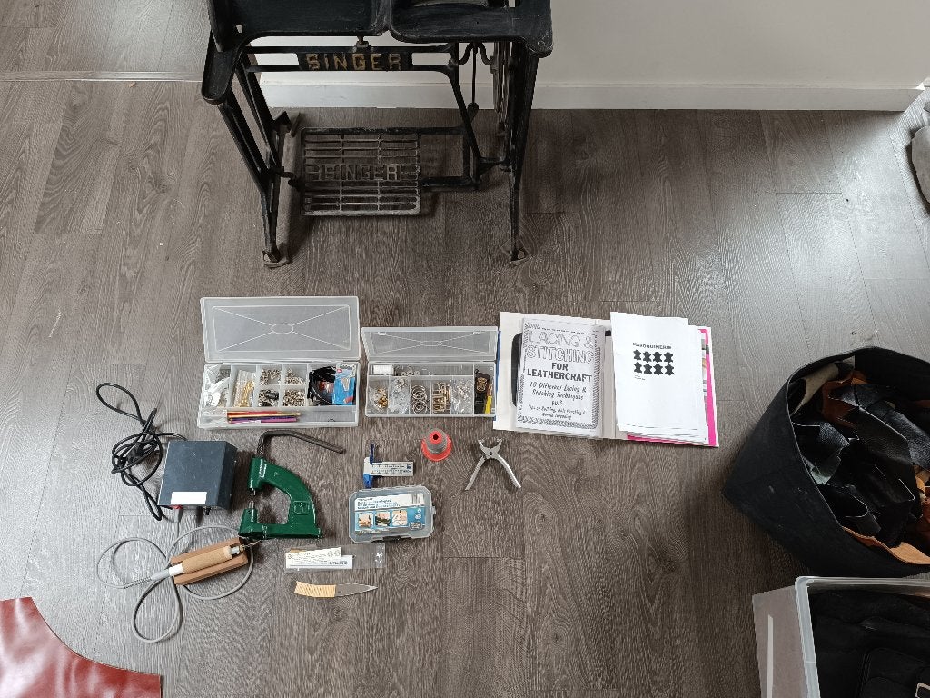 Ledernaaimachine + toebehoren, Hobby en Vrije tijd, Ophalen, Gebruikt, Naaimachine, Singer