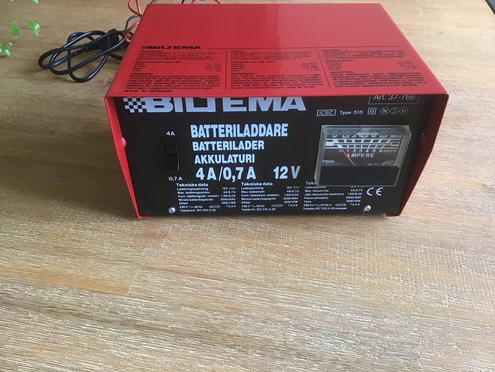 Batterijlader 12 volt 4A / 0.7A made in Denemarken, Ophalen, Gebruikt