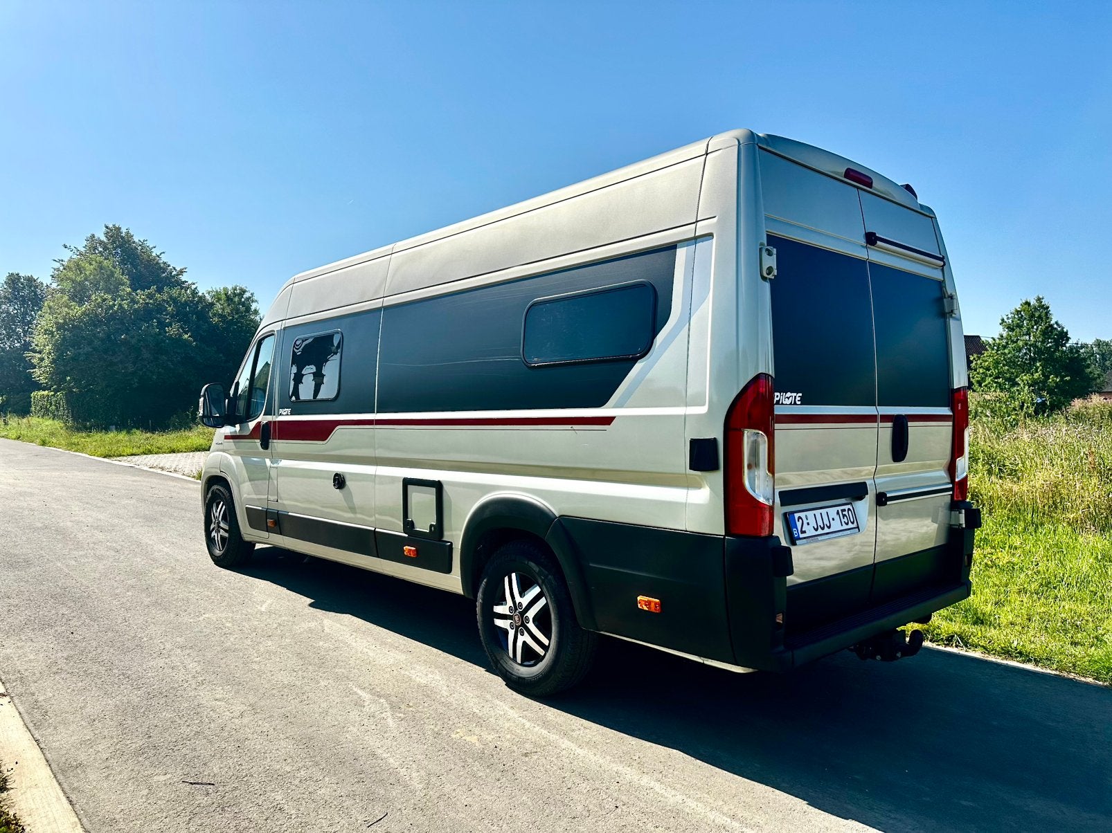 Pilote V630J AUTOMAAT 640 langslaper 150pk bj 2019, Caravanes & Camping, Camping-cars, Particulier, Modèle Bus ou Fourgon aménagé