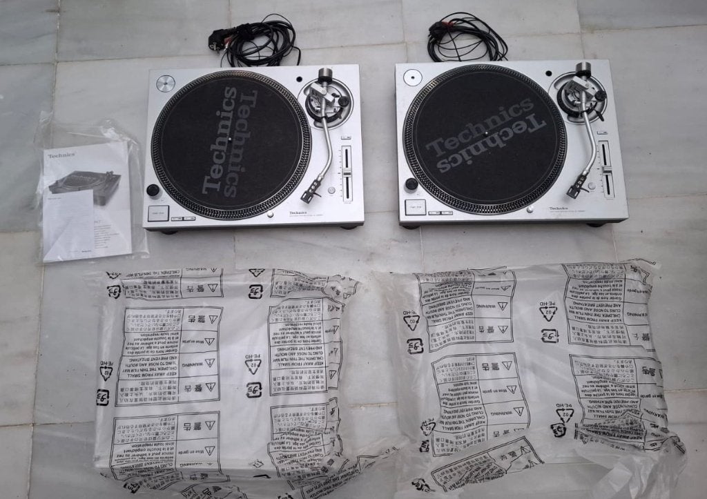 Set van Technics SL-1200 MK7, Audio, Tv en Foto, Platenspelers, Pitch-regelaar, Ophalen of Verzenden, Zo goed als nieuw, Platenspeler