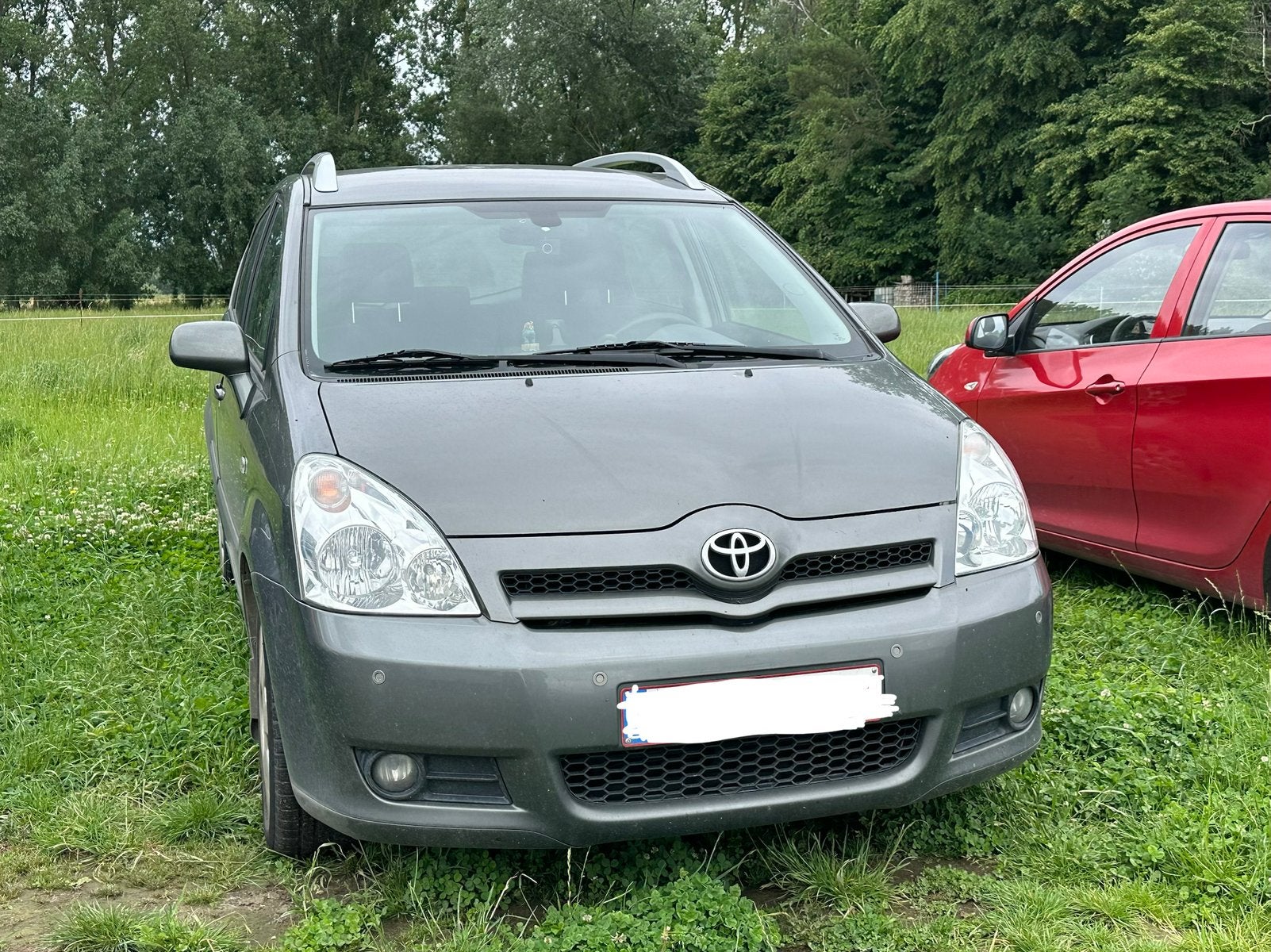 Toyota corolla verso, Autos, Argent ou Gris, Achat, Attache-remorque, Boîte manuelle