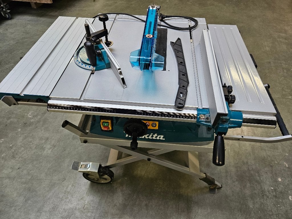 Makita MLT100N Scie sur table 260mm 1500W, Doe-het-zelf en Bouw, Gereedschap | Zaagmachines, Zo goed als nieuw, Cirkelzaag, 1200 watt of meer