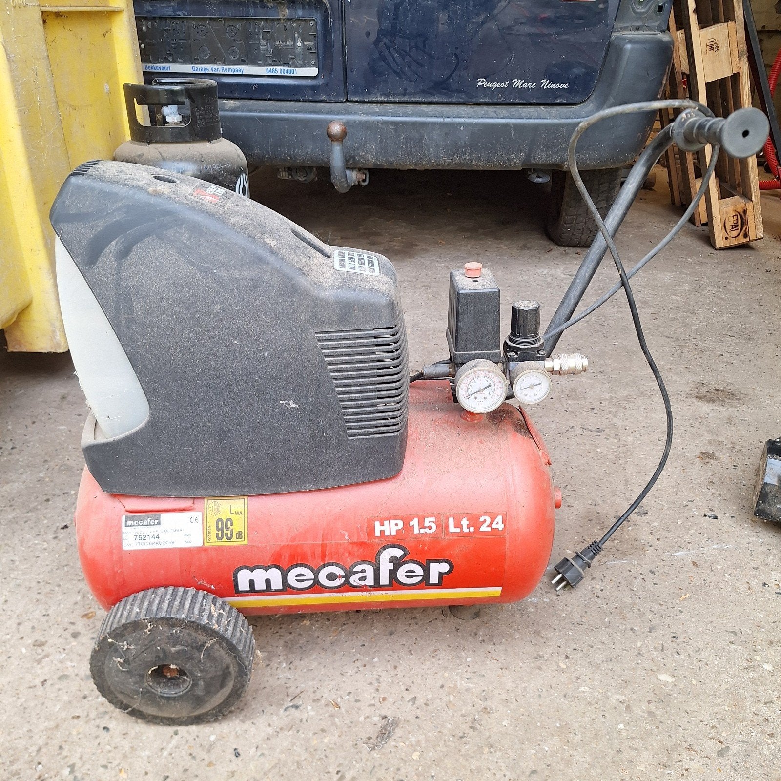 kleine compressor, Ophalen, Gebruikt, 6 tot 10 bar, Minder dan 25 liter