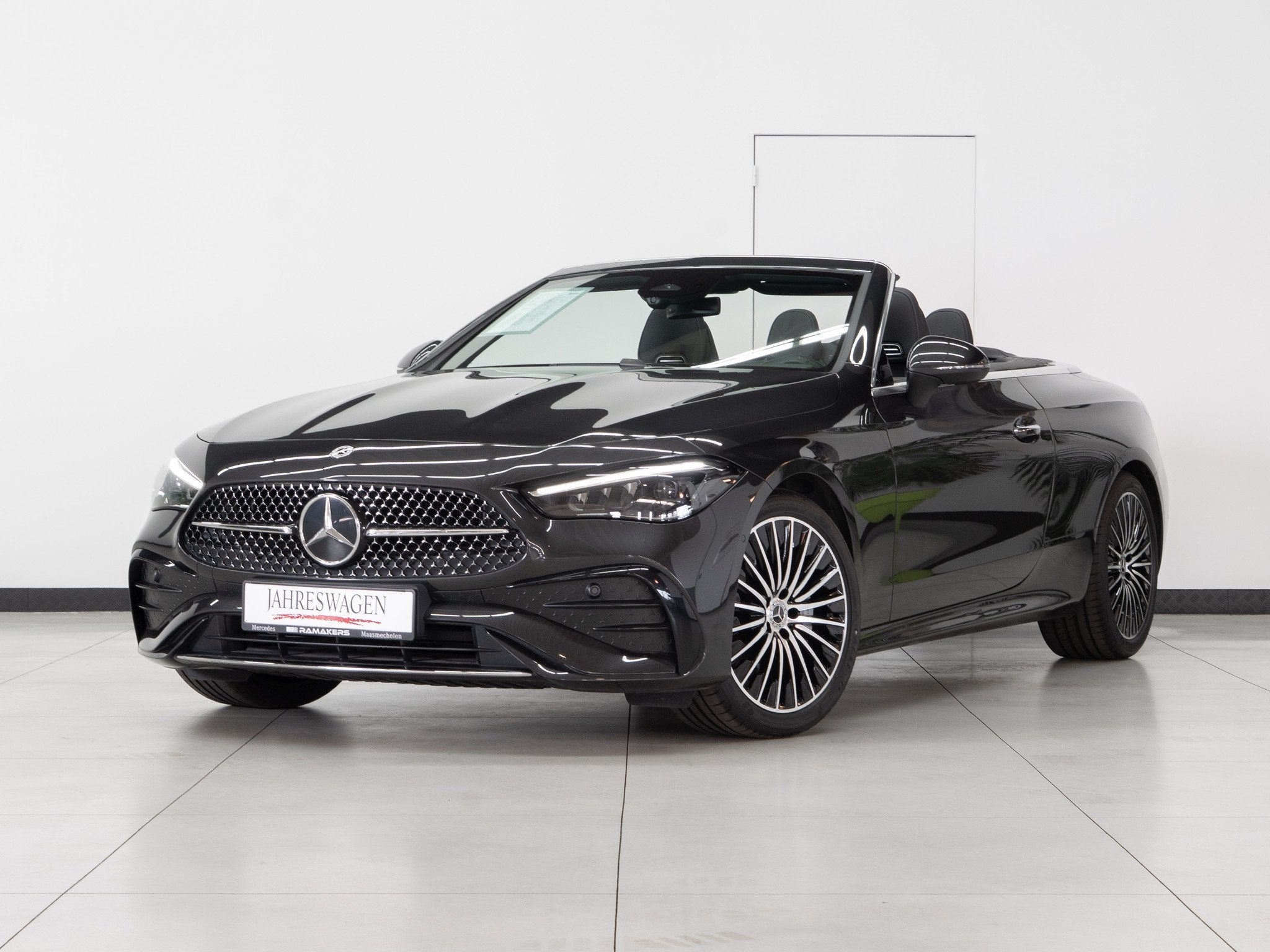 Mercedes-Benz CLE 200 CABRIO AMG-Line AIRSCARF Memory KEYLES, Auto's, Automaat, 4 zetels, Achterwielaandrijving, Gebruikt
