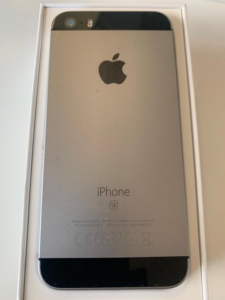 IPHONE SE 32GB 2016 zilver model A1723, Telecommunicatie, Ophalen, Gebruikt, Zilver, IPhone SE (2016)
