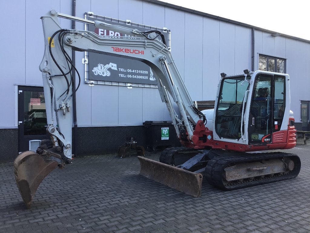 Takeuchi TB290-2, Enlèvement, Excavatrice