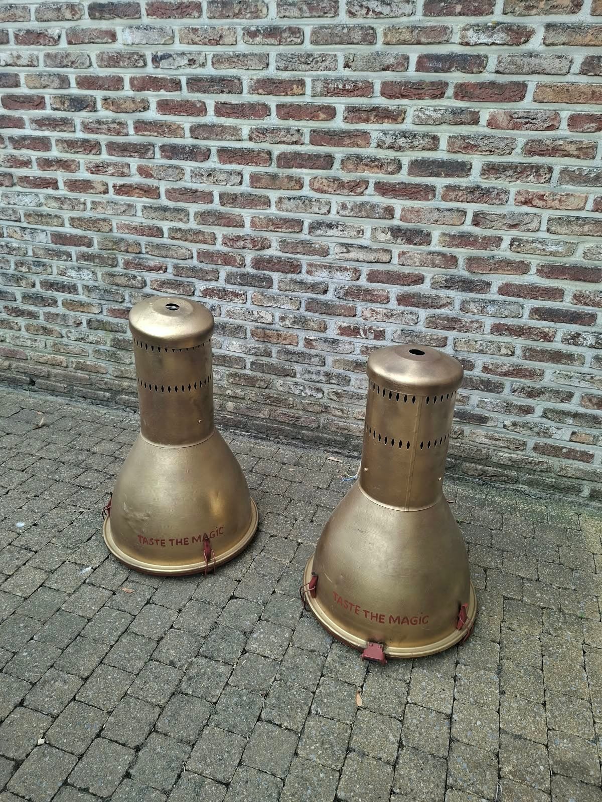 Uniek! Set van 2 Vintage / Industriële Hanglampen, Huis en Inrichting, Gebruikt, Metaal, E27 (groot), Vintage en industriële lampen