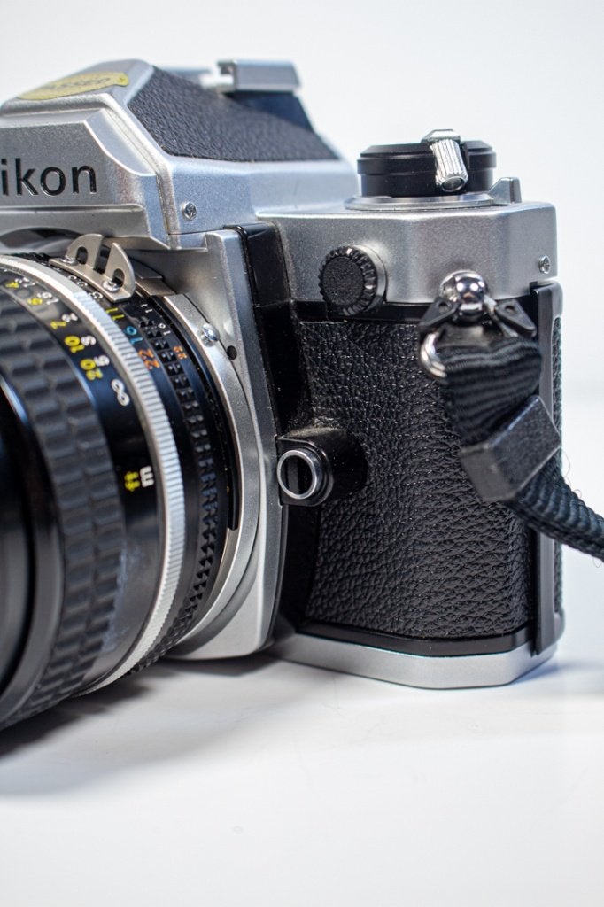 ARGENTIQUE nikon fm + nikkor 50mm f1.8, TV, Hi-fi & Vidéo, Appareils photo analogiques, Enlèvement, Comme neuf, Reflex miroir