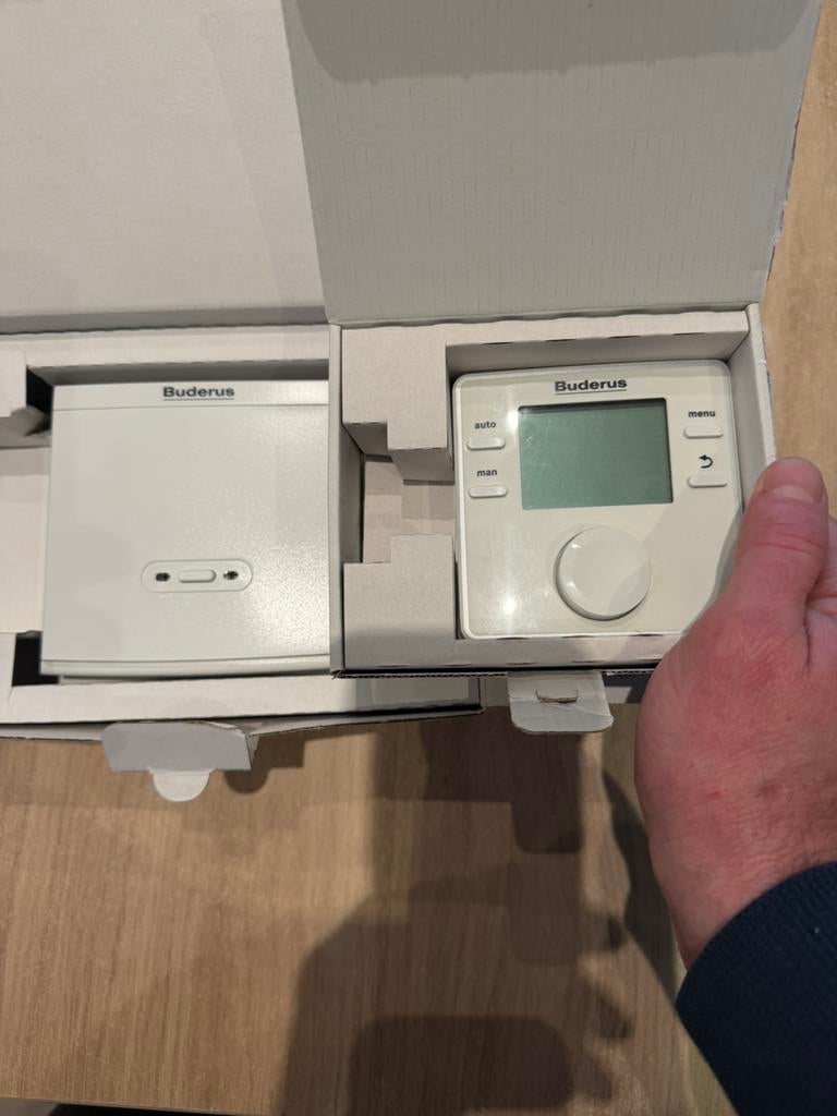 Buderus draagbare thermostaat, Doe-het-zelf en Bouw, Thermostaten, Ophalen, Zo goed als nieuw