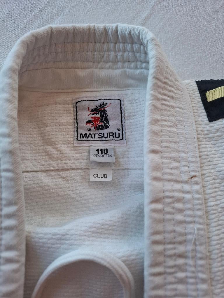 Judo pak van Merelbeke judoschool, Sports & Fitness, Sports de combat & Self-défense, Enlèvement, Comme neuf, Judo, Costume d'arts martiaux