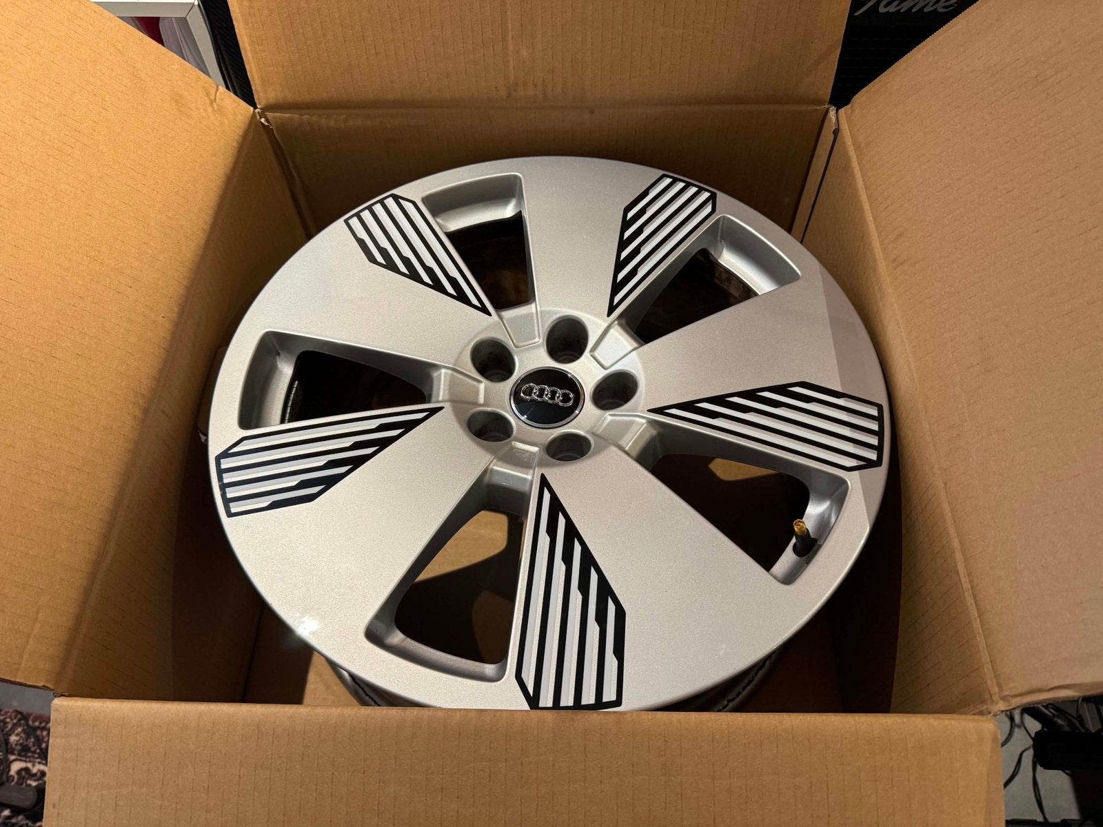 4 jantes Audi e-tron originales 19” – OEM – 500 €, Enlèvement, Comme neuf