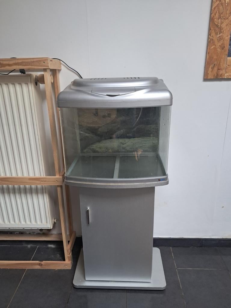 aquarium super fish avec armoir, Animaux & Accessoires, Poissons | Aquariums & Accessoires, Enlèvement, Filter