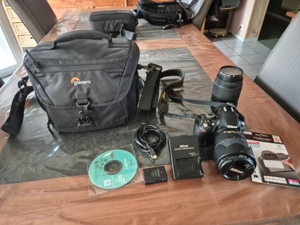 Nicon D3100 met opbergtas, TV, Hi-fi & Vidéo, Appareils photo numériques, Poignée, Enlèvement, 8 fois ou plus, Nikon