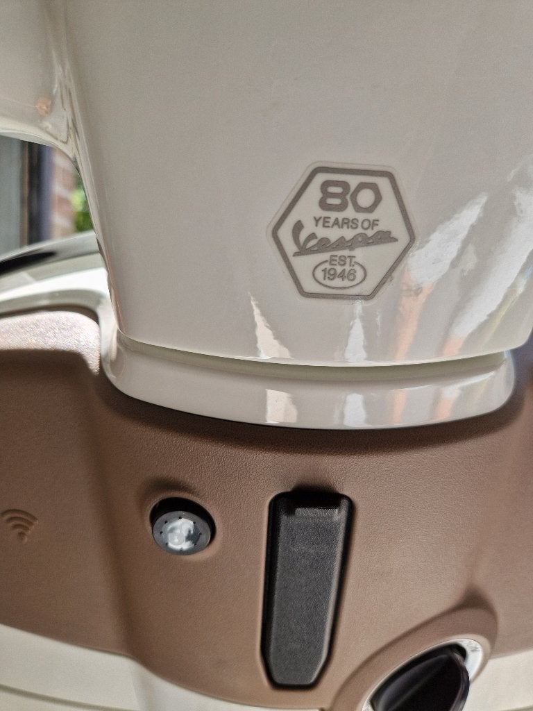 VESPA Primavera S 125 - « 80 ans de Vespa », Motos, ABS, Scooter, Permis Moto A1 minimum, 1 cylindre