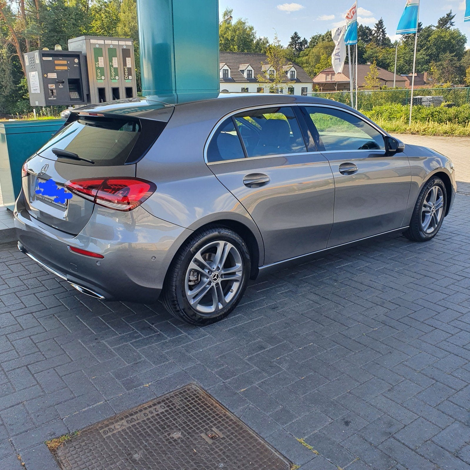 Mercedes classe A, Autos, Achat, Boîte manuelle, Entretenue par le concessionnaire, 5 portes