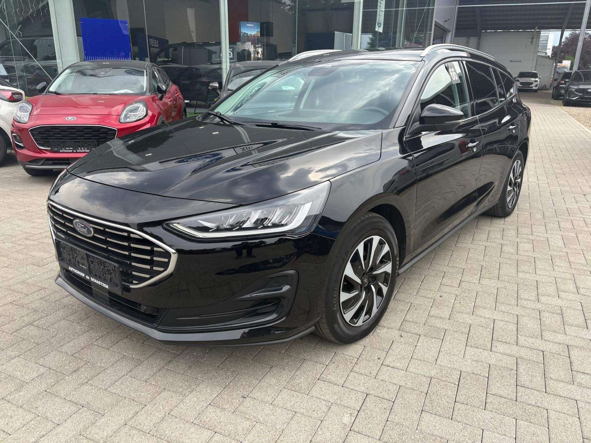 Ford Focus Focus Clipper Titanium X 1.0 mhev 125 pk met pano, Auto's, Ford, Stof, Gebruikt, Zwart, Hybride Elektrisch/Benzine
