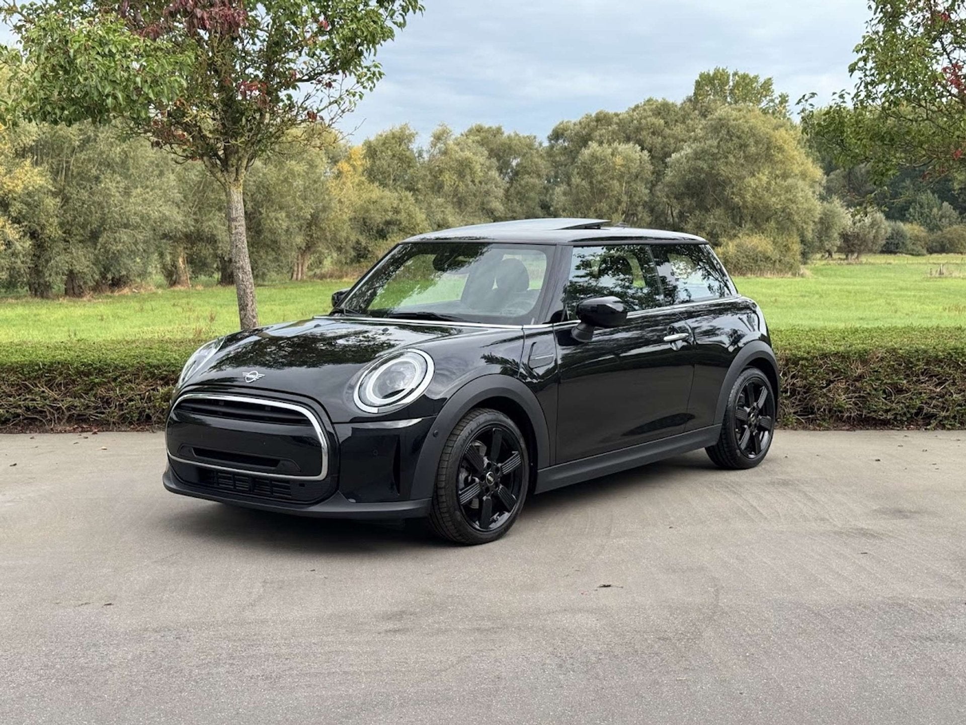 MINI Cooper 3-deurs / AUTOMAAT / PANO / HUD / HARMAN-KARDON, Auto's, 4 zetels, Gebruikt, https://public.car-pass.be/vhr/085e3662-3bb2-4a6d-8528-f39125d646ae