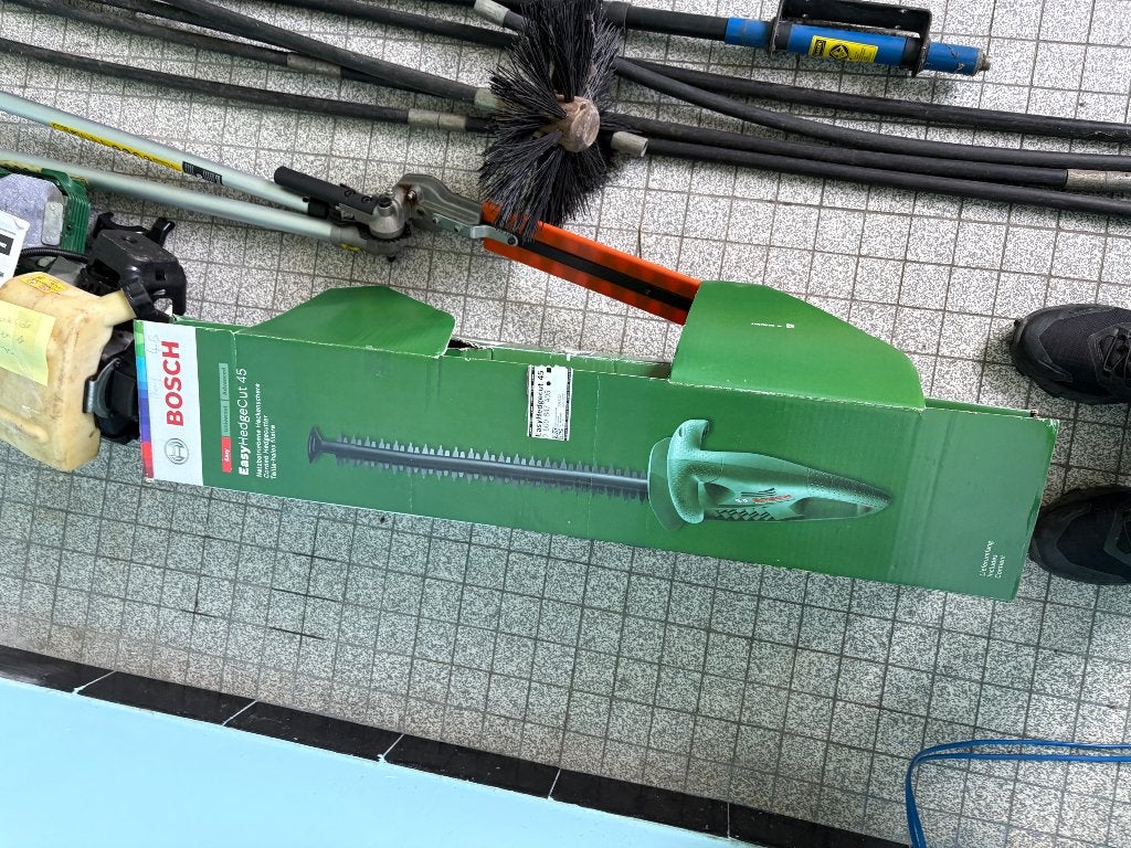 Nieuwe Bosch easy cut edge 45 heggenschaar, Ophalen, Zo goed als nieuw, Elektrisch, Bosh