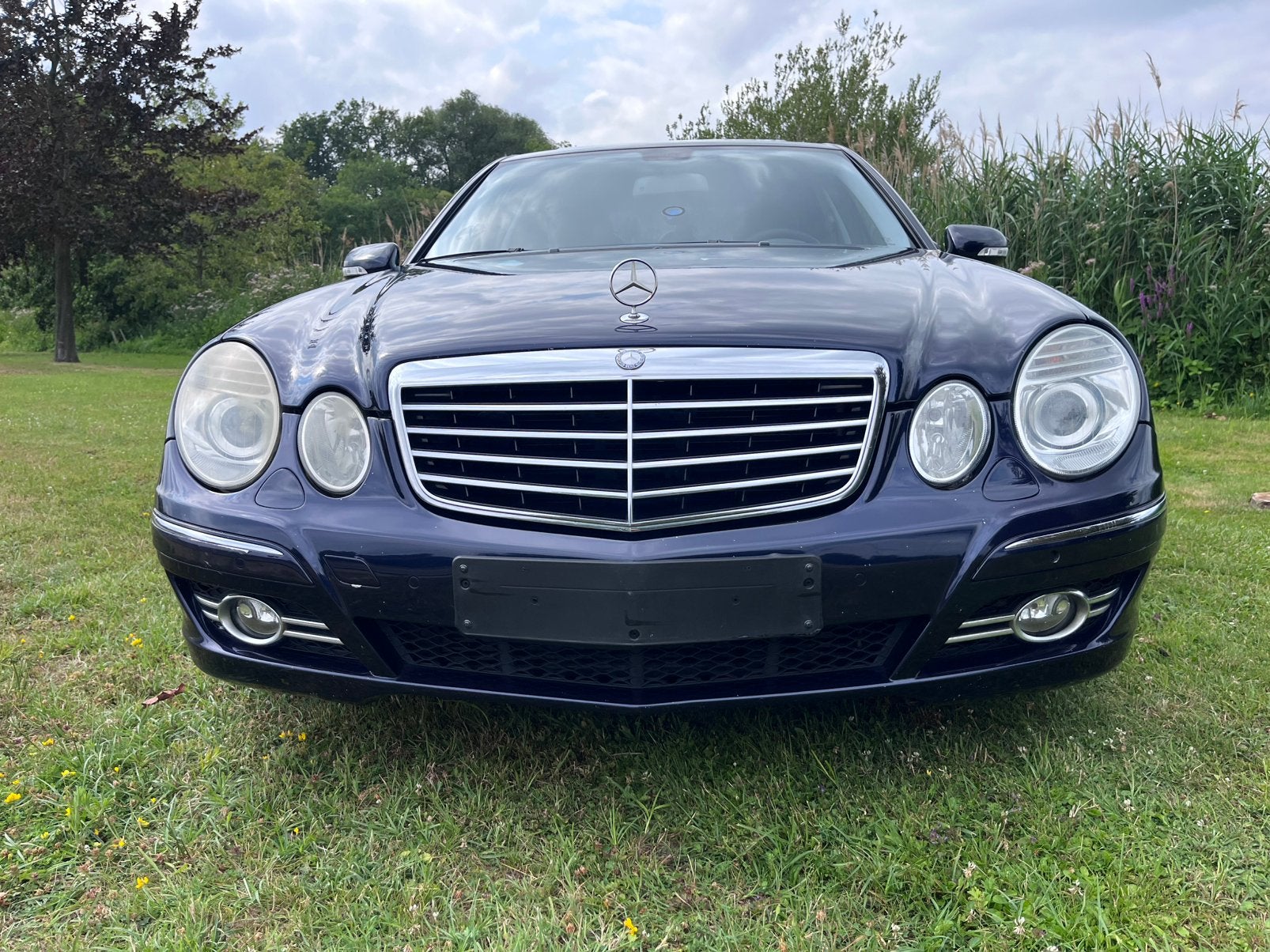 Mercedes E220 W211 avantgarde facelift met roze formulier!, Automaat, Achterwielaandrijving, Beige, 4 cilinders