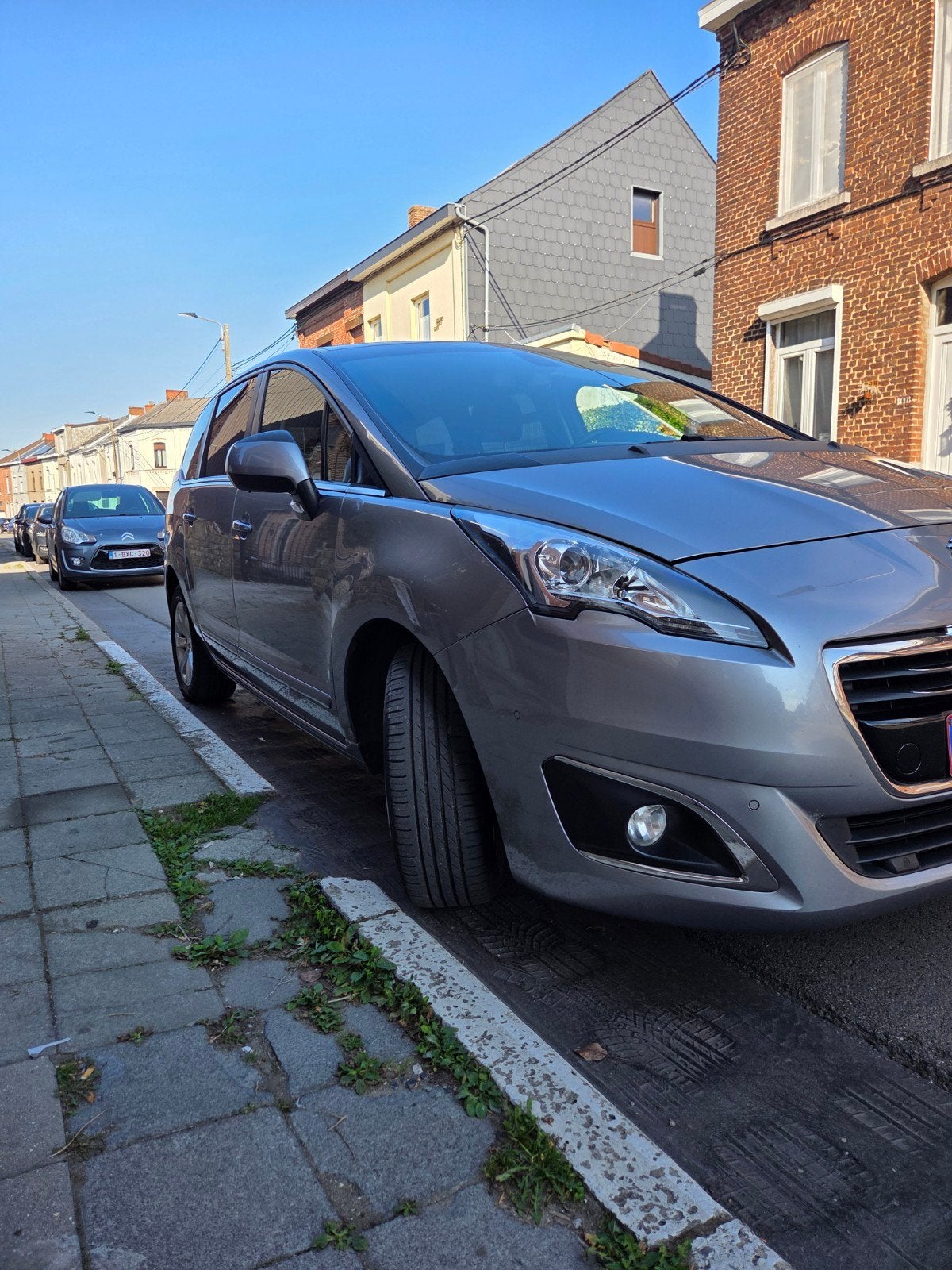 Peugeot 5008. anne 2014 ., Boîte manuelle, Noir, 5 portes, Tissu