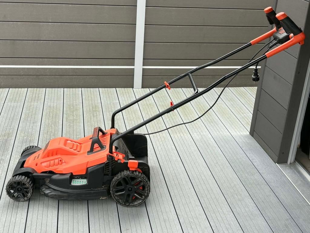 BLACK & DECKER Grasmaaier, Comme neuf, Enlèvement, Bac de ramassage, Tondeuses à gazon électriques