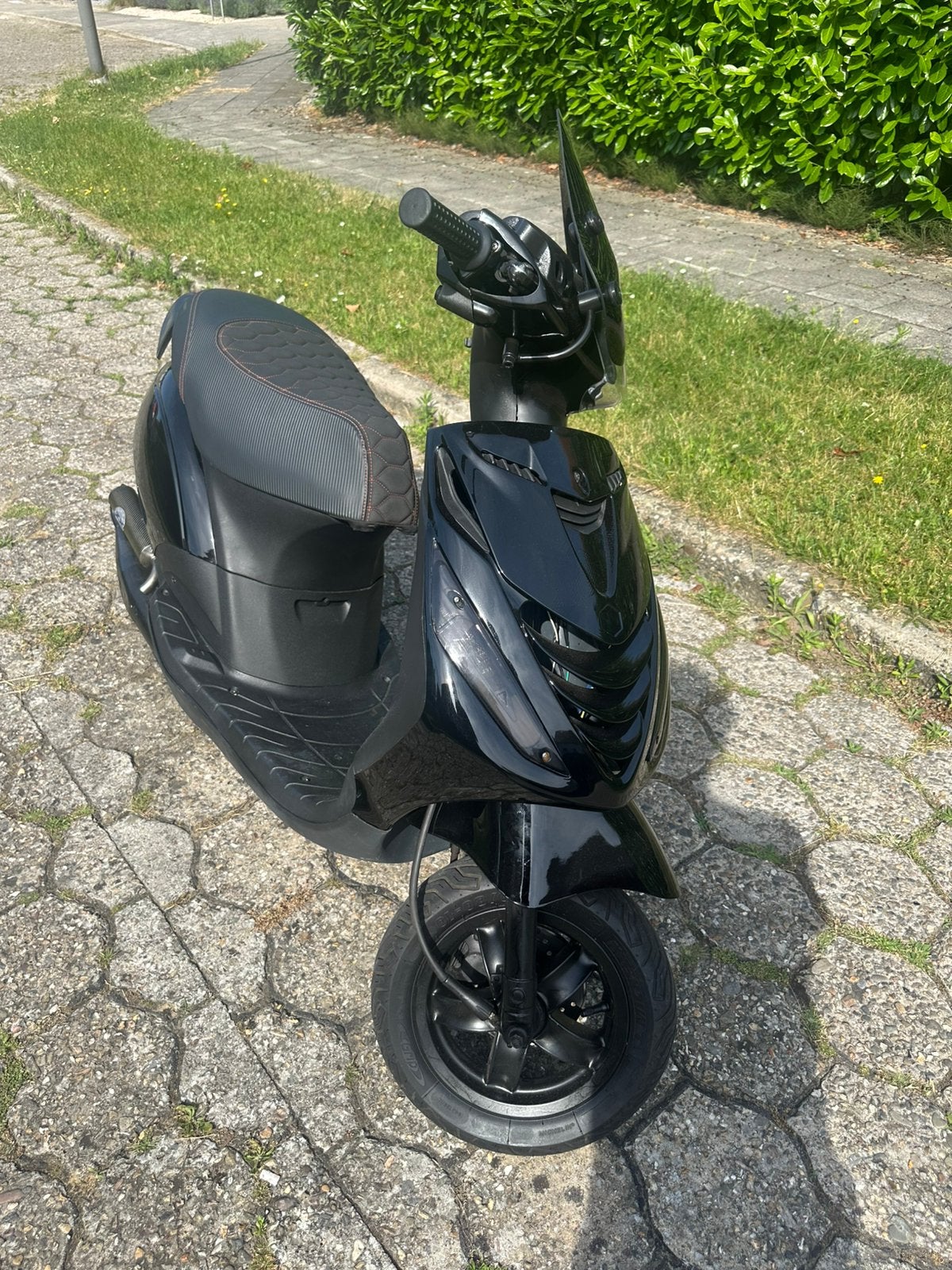 Piaggio zip 2t, Fietsen en Brommers, Ophalen, Zo goed als nieuw, Zip