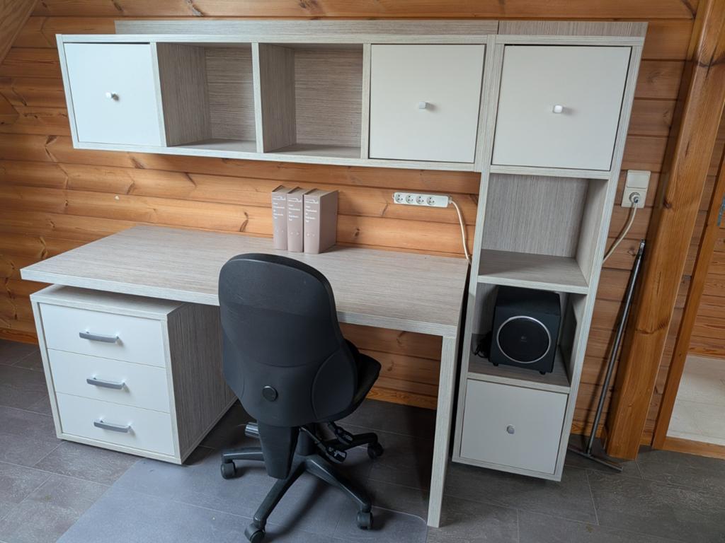 Chambre de jeunesse très décente, Maison & Meubles, Enlèvement