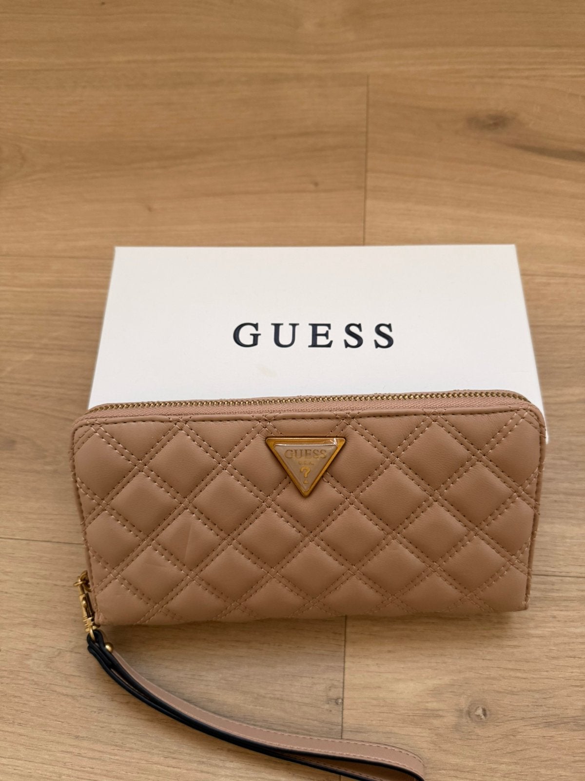 Guess portomonee orginale nieuw in doos, Handtassen en Accessoires, Portemonnees, Ophalen, Nieuw, Beige, Guess